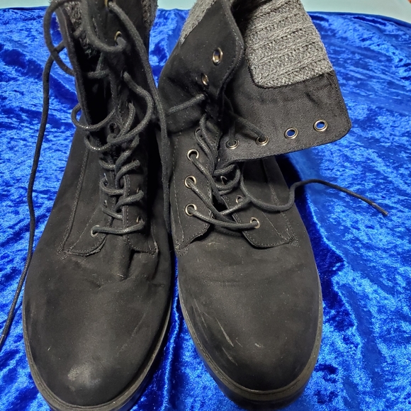 Women's Winter Boots - Picture 1 of 4